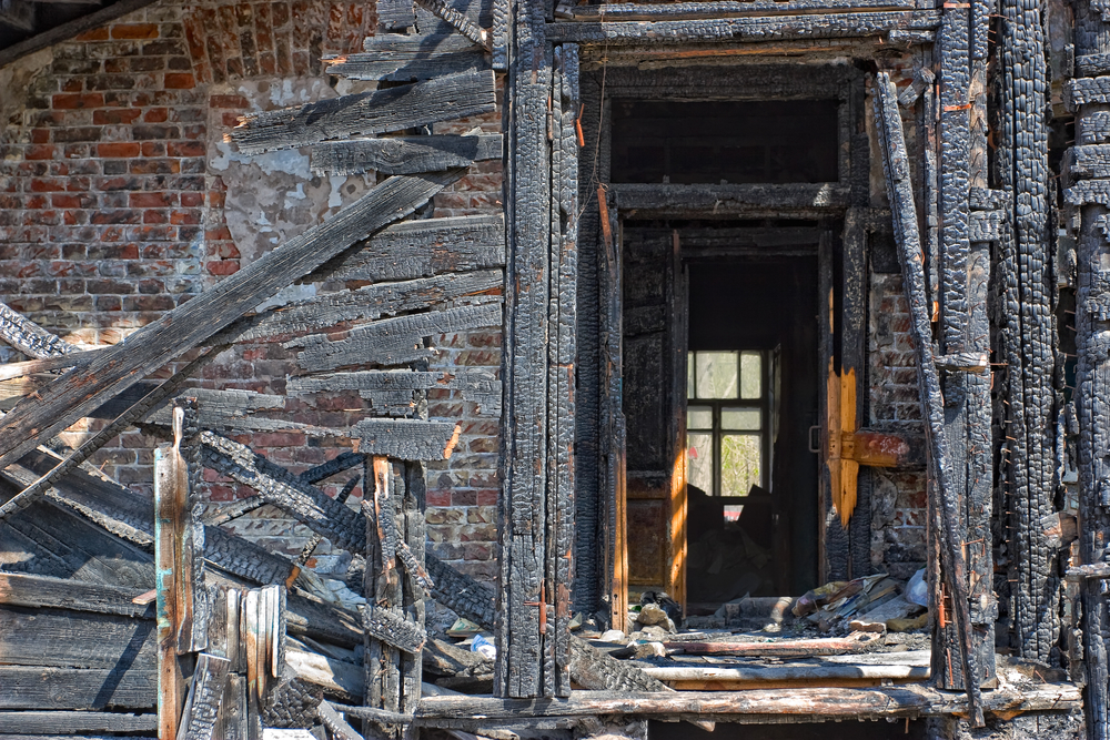 כל מה שאתם צריכים לדעת על שיקום הבית אחרי שריפה