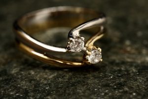 טבעת אירוסין מזהב